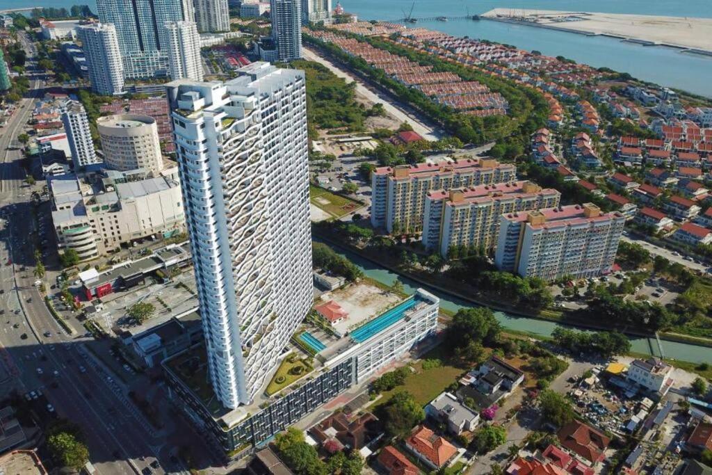 Deluxe Seaview Suite Twin Bed By The Only Bnb Tanjung Tokong Εξωτερικό φωτογραφία